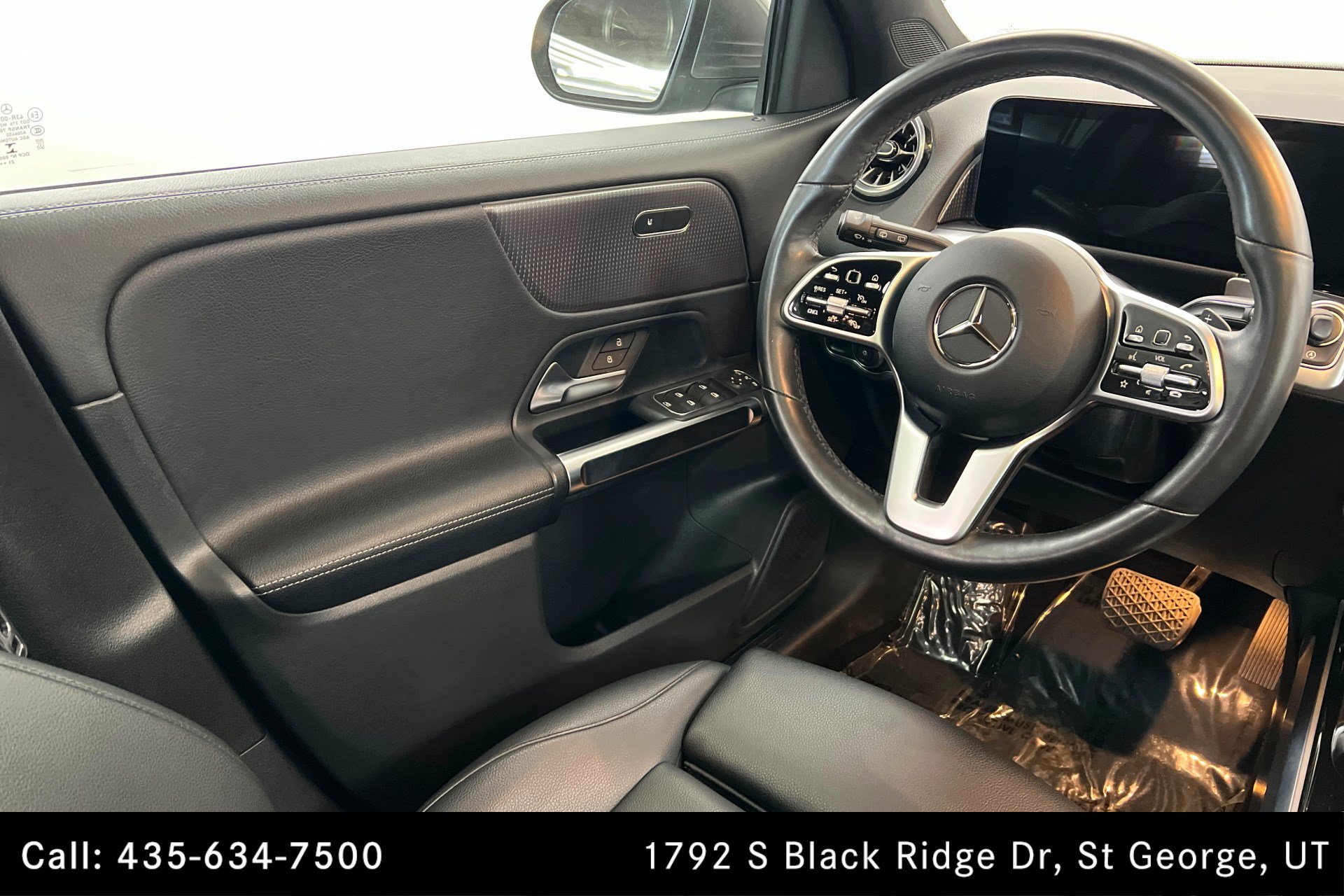 Certified 2022 Mercedes-Benz GLB 250 4MATIC w/ Premium Package Lite image 11