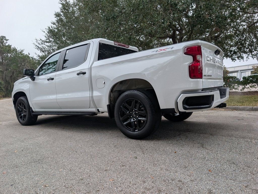 Used 2023 Chevrolet Silverado 1500 Custom image 5
