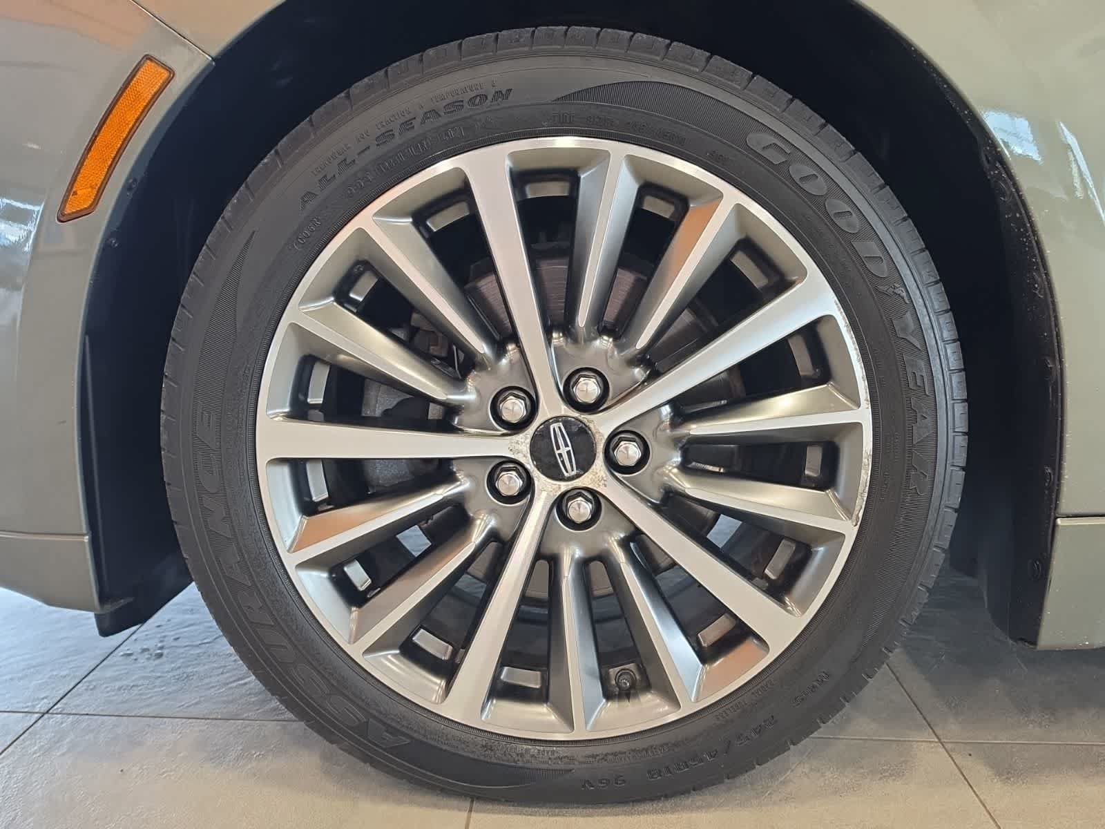 Used 2017 Lincoln MKZ Select AWD/4WD image 13