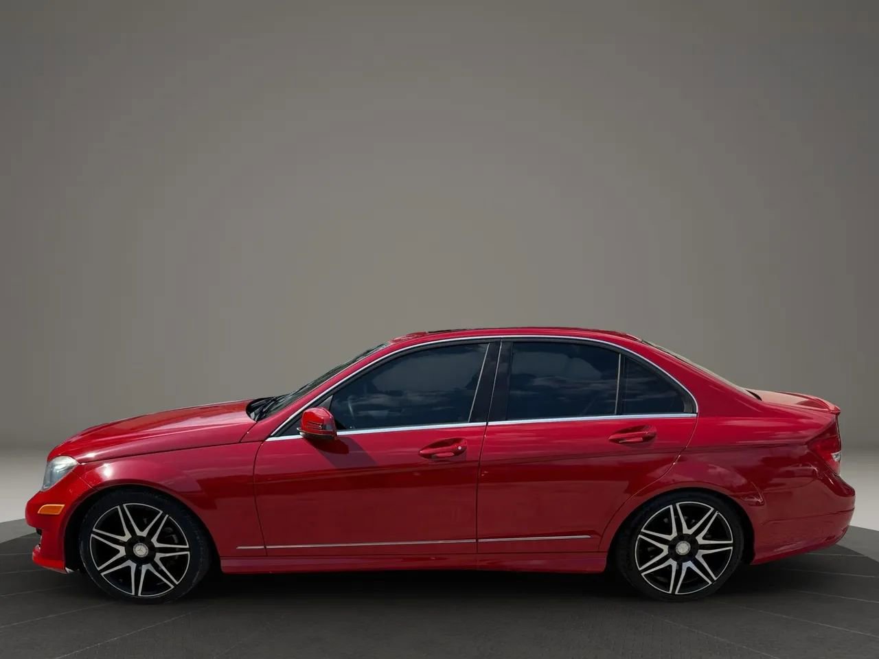 Used 2014 Mercedes-Benz C 250 Sedan image 2