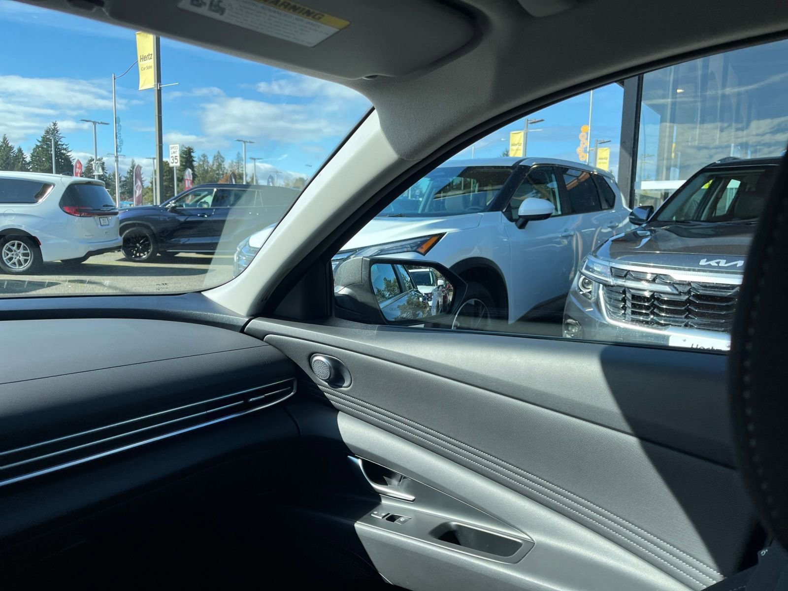 Used 2025 Hyundai Elantra SEL FWD image 38