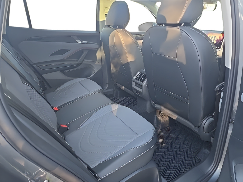 New 2026 Volkswagen Tiguan SE AWD/4WD image 11