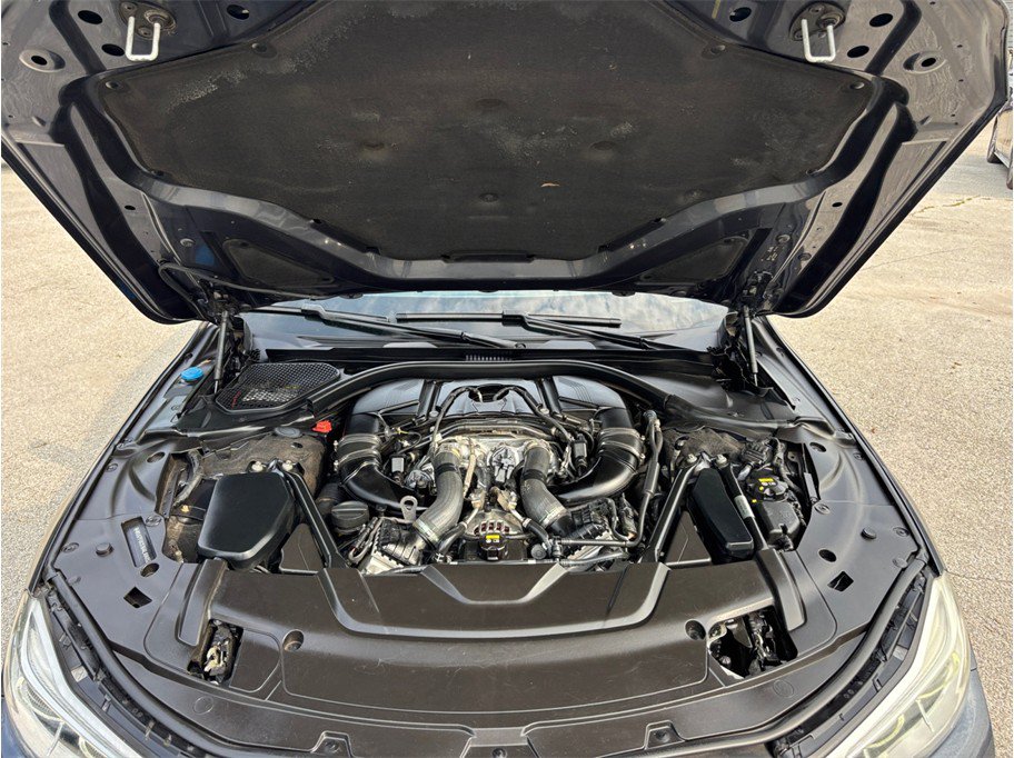 Used 2016 BMW 750i RWD image 55