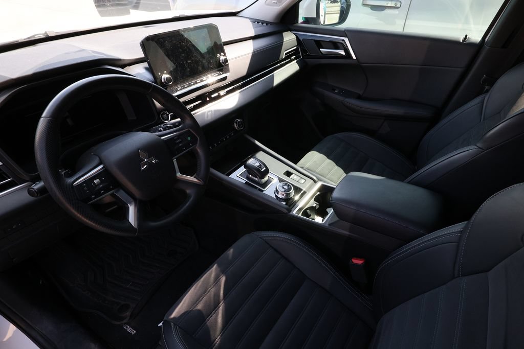 Used 2024 Mitsubishi Outlander SE FWD image 9