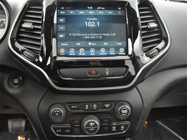 Used 2022 Jeep Cherokee Limited image 12