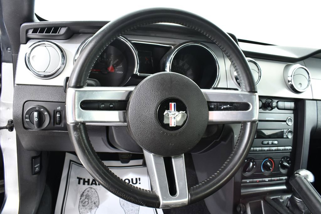 Used 2009 Ford Mustang GT Premium RWD image 7