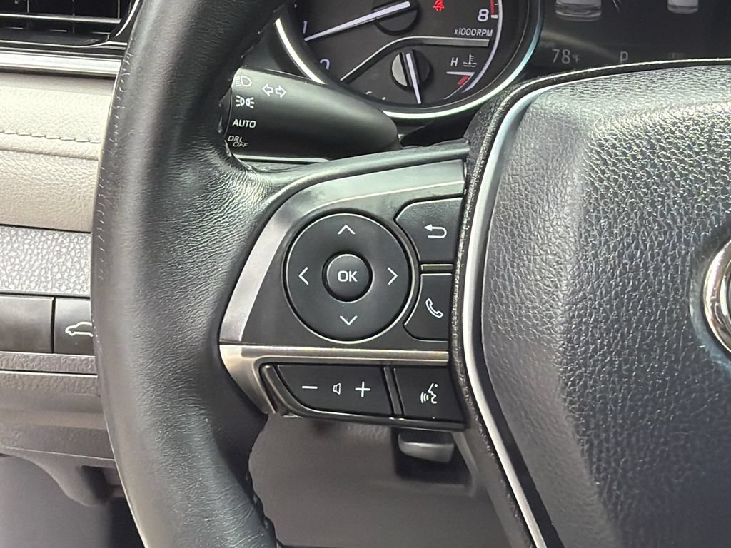 Used 2018 Toyota Camry XLE FWD image 25