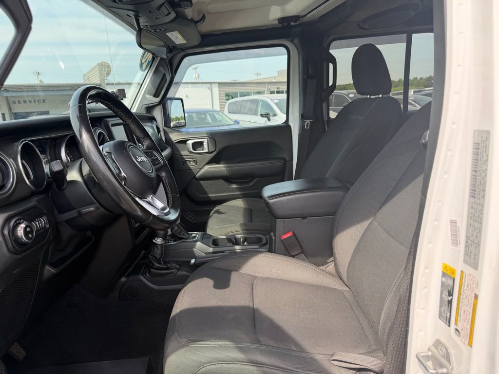 Used 2020 Jeep Gladiator Overland w/ Trailer Tow Package AWD/4WD image 15