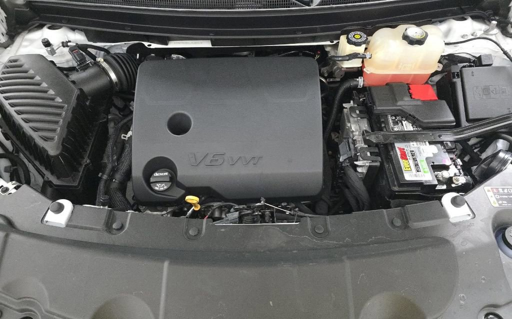 Used 2020 Chevrolet Traverse Premier w/ LPO, Floor Liner Package FWD image 13