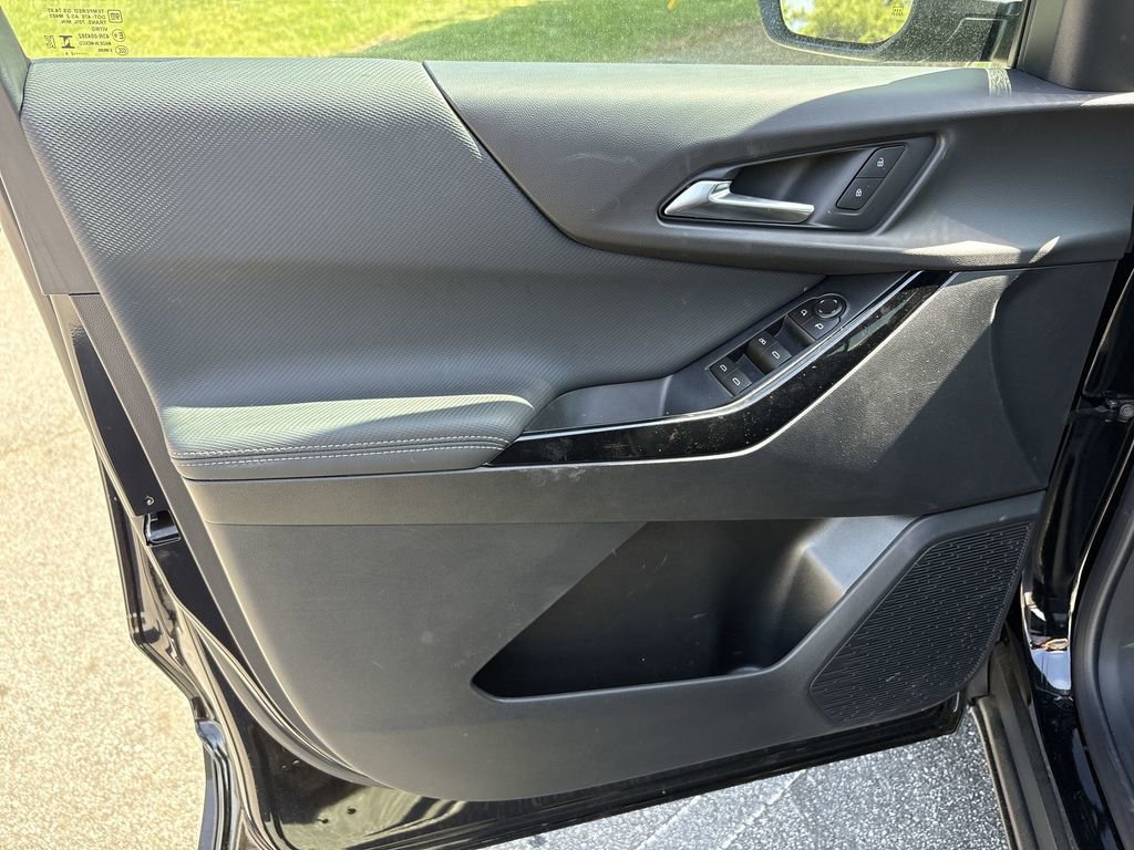 New 2026 Chevrolet Equinox LT w/ Safety and Technology Package FWD image 23