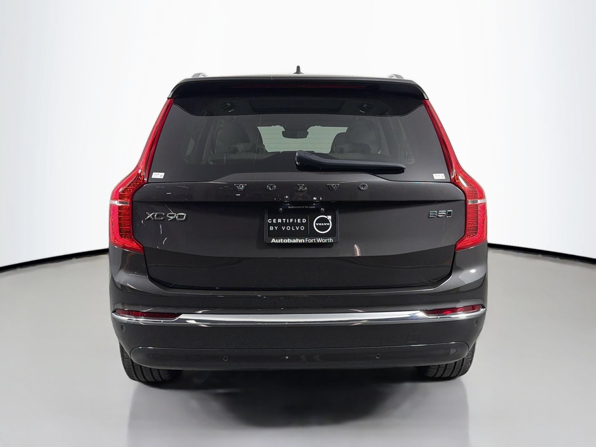 Certified 2024 Volvo XC90 B5 Plus w/ Protection Package AWD/4WD image 7