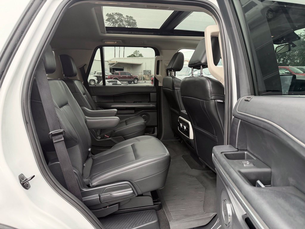 Used 2024 Ford Expedition XLT AWD/4WD image 27
