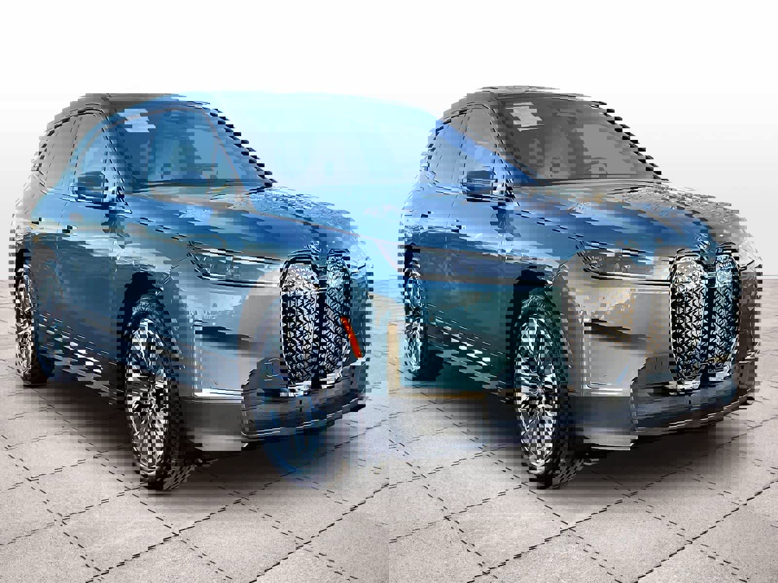 Used 2025 BMW iX xDrive50 w/ Convenience Package image 2