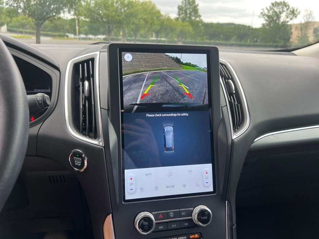 Used 2024 Ford Edge Titanium image 29