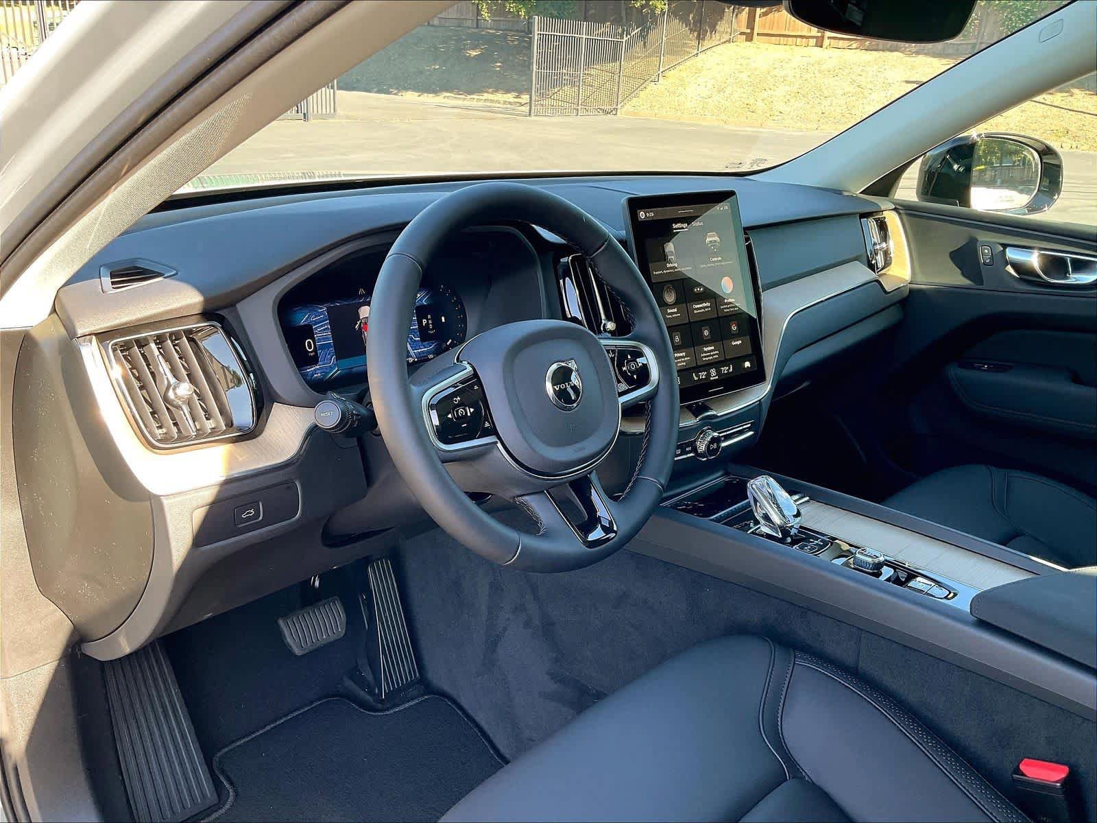 New 2026 Volvo XC60 B5 Core AWD/4WD image 8