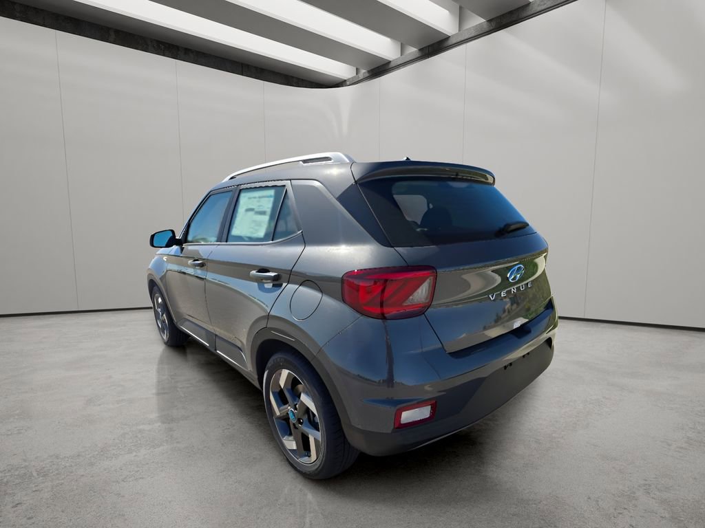 Used 2025 Hyundai Venue SEL image 3
