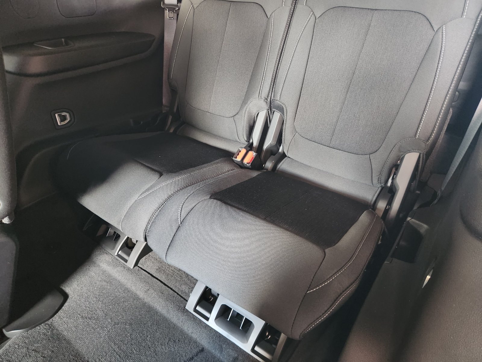 New 2026 Jeep Grand Cherokee L Laredo RWD image 22