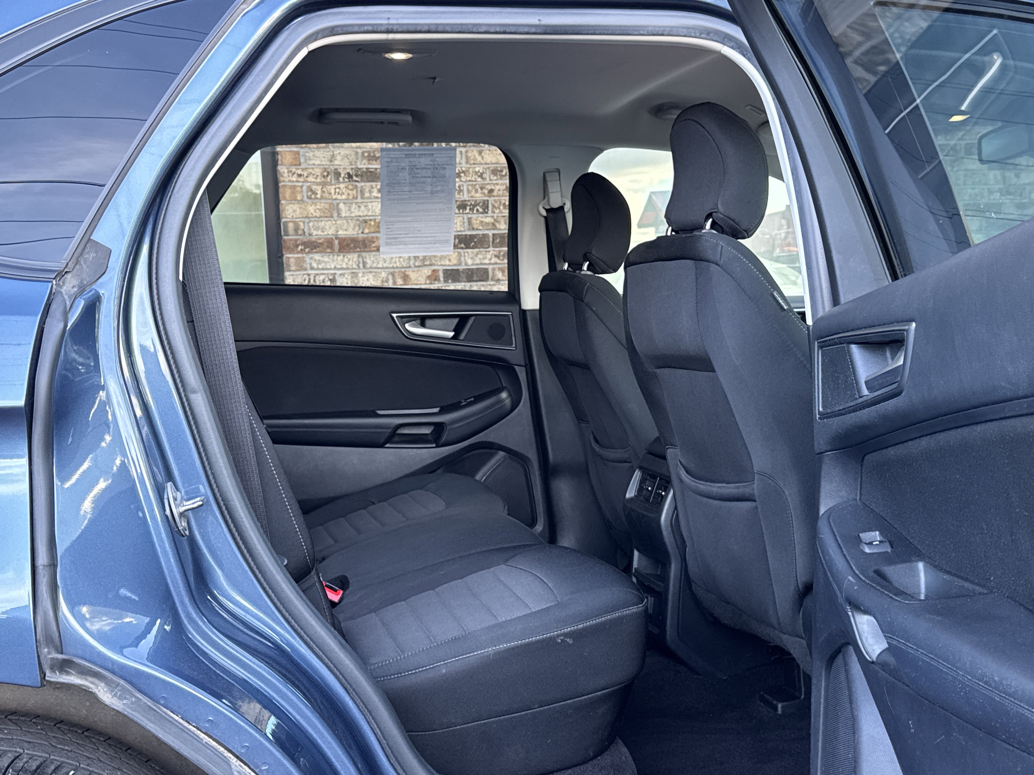 Used 2019 Ford Edge SE image 12
