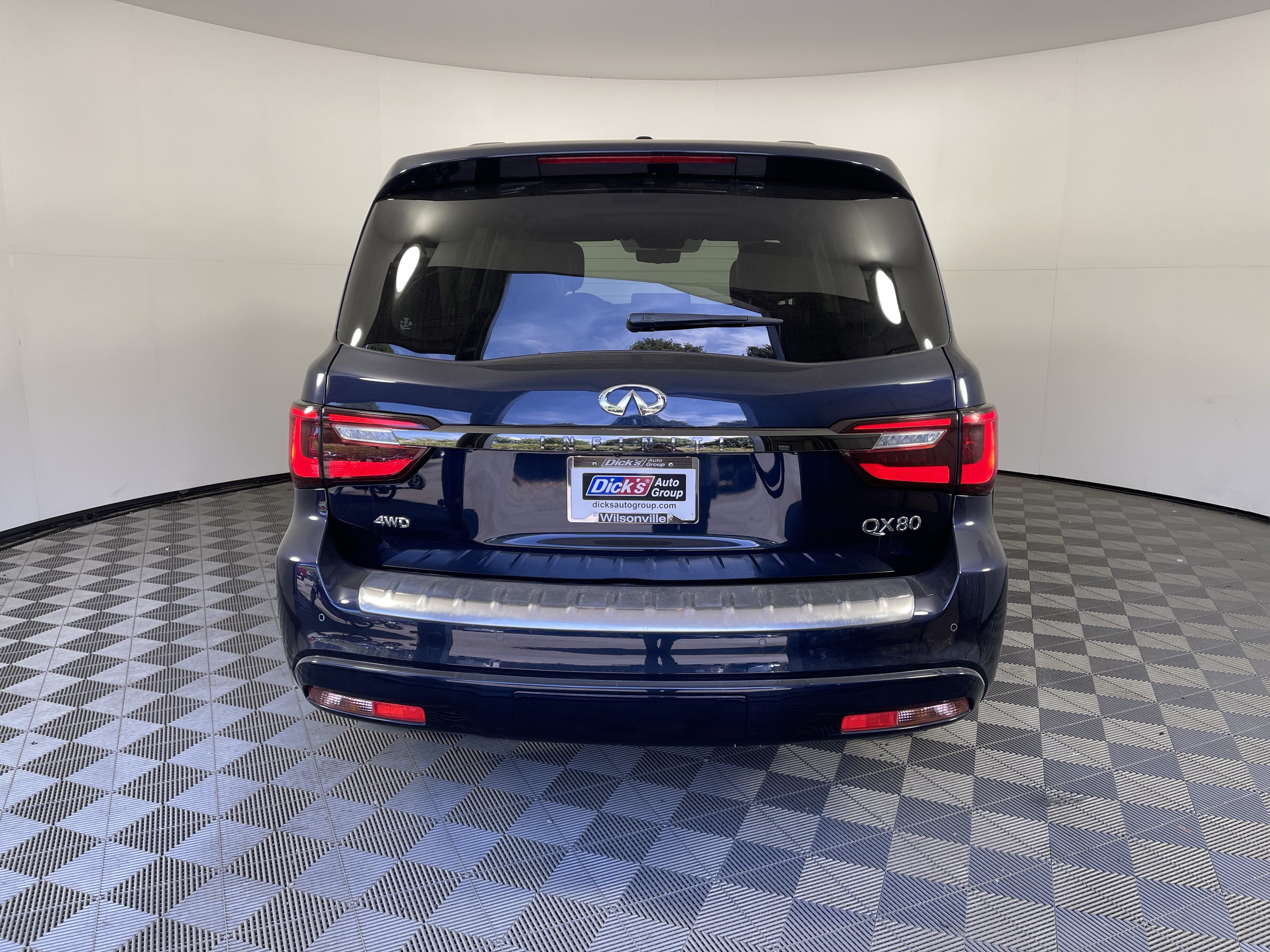 Used 2022 INFINITI QX80 Premium Select w/ Cargo Package AWD/4WD image 4