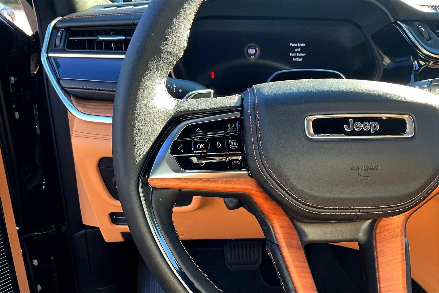 New 2025 Jeep Grand Cherokee Summit image 17