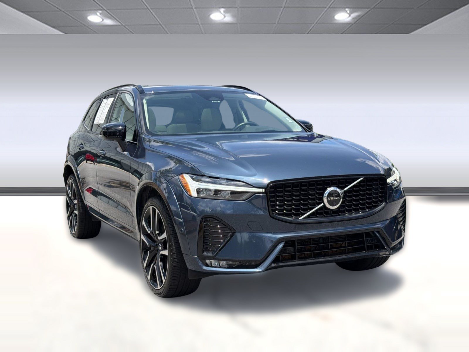 Certified 2024 Volvo XC60 B5 Ultimate w/ Protection Package Premier AWD/4WD image 7