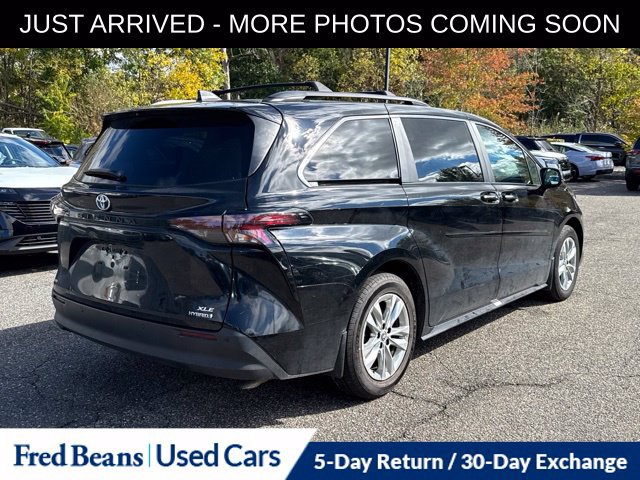 Used 2024 Toyota Sienna XLE w/ XLE Plus Package AWD/4WD image 9