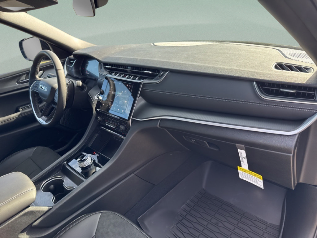 New 2025 Jeep Grand Cherokee 4WD image 35