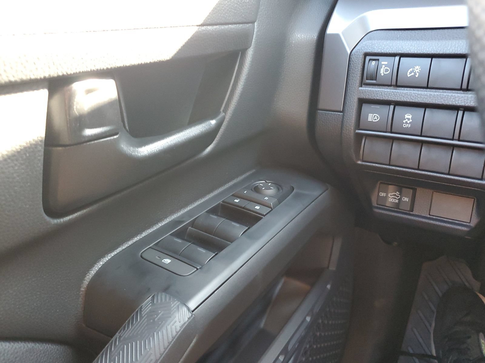 Certified 2025 Toyota Tacoma SR5 AWD/4WD image 20
