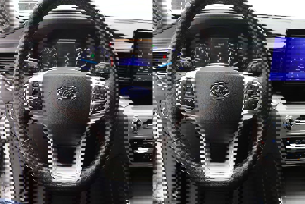 Used 2021 Ford Explorer XLT w/ Equipment Group 202A image 15