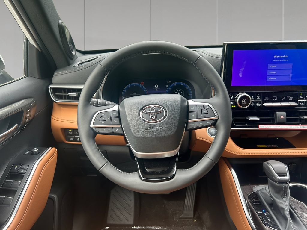 New 2026 Toyota Highlander Platinum AWD/4WD image 13