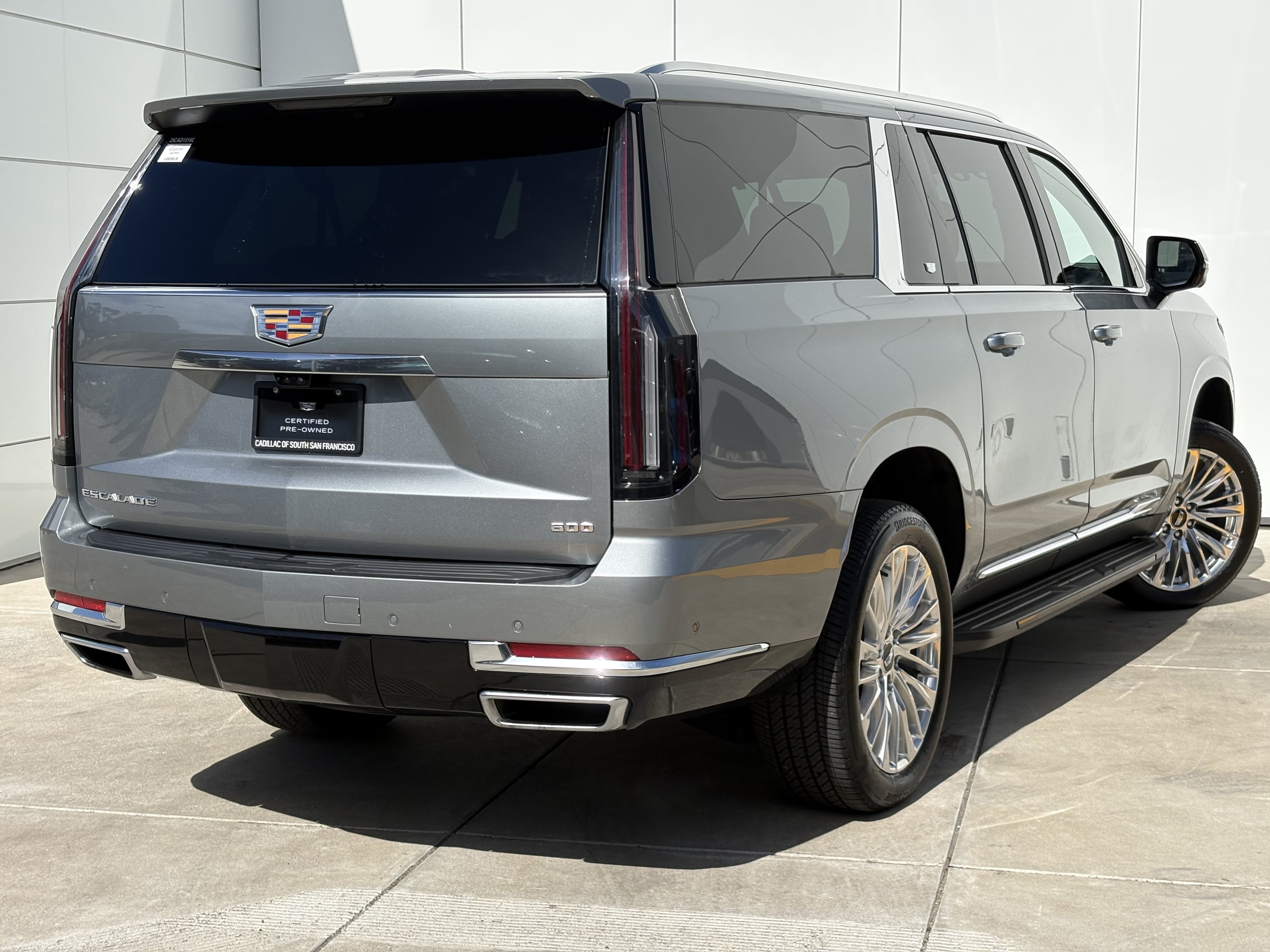 Certified 2025 Cadillac Escalade ESV Premium Luxury AWD/4WD image 7