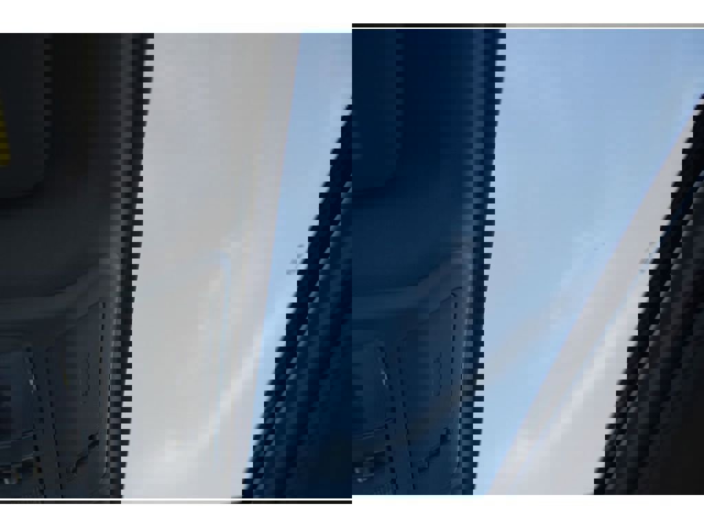 Used 2024 Nissan Frontier SL w/ Technology Package image 29