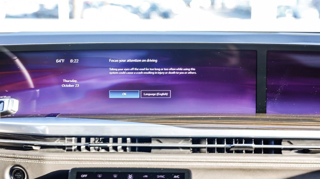 Used 2025 Cadillac Escalade Premium Luxury image 15