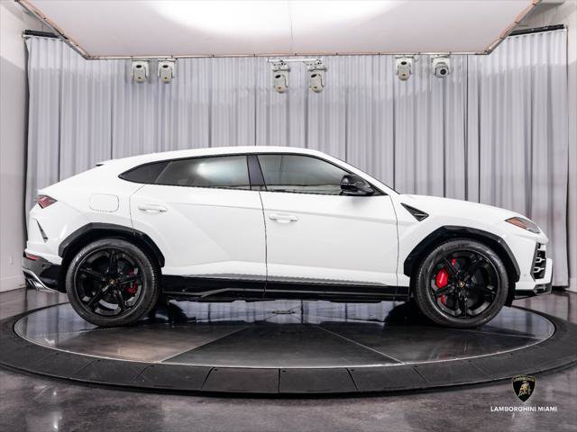 Used 2019 Lamborghini Urus AWD/4WD image 13