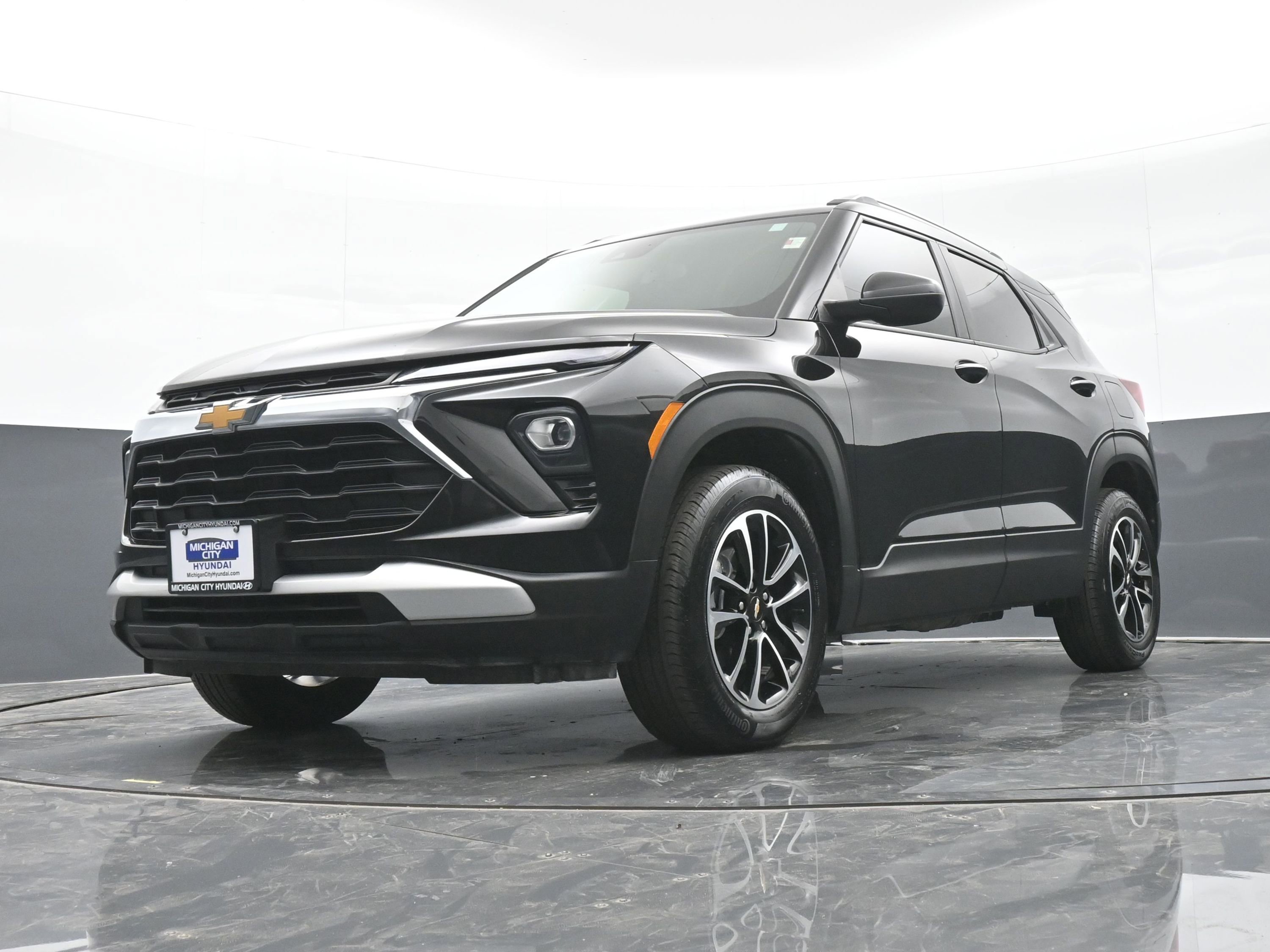 Used 2024 Chevrolet TrailBlazer LT w/ LT Cold Weather Package image 39