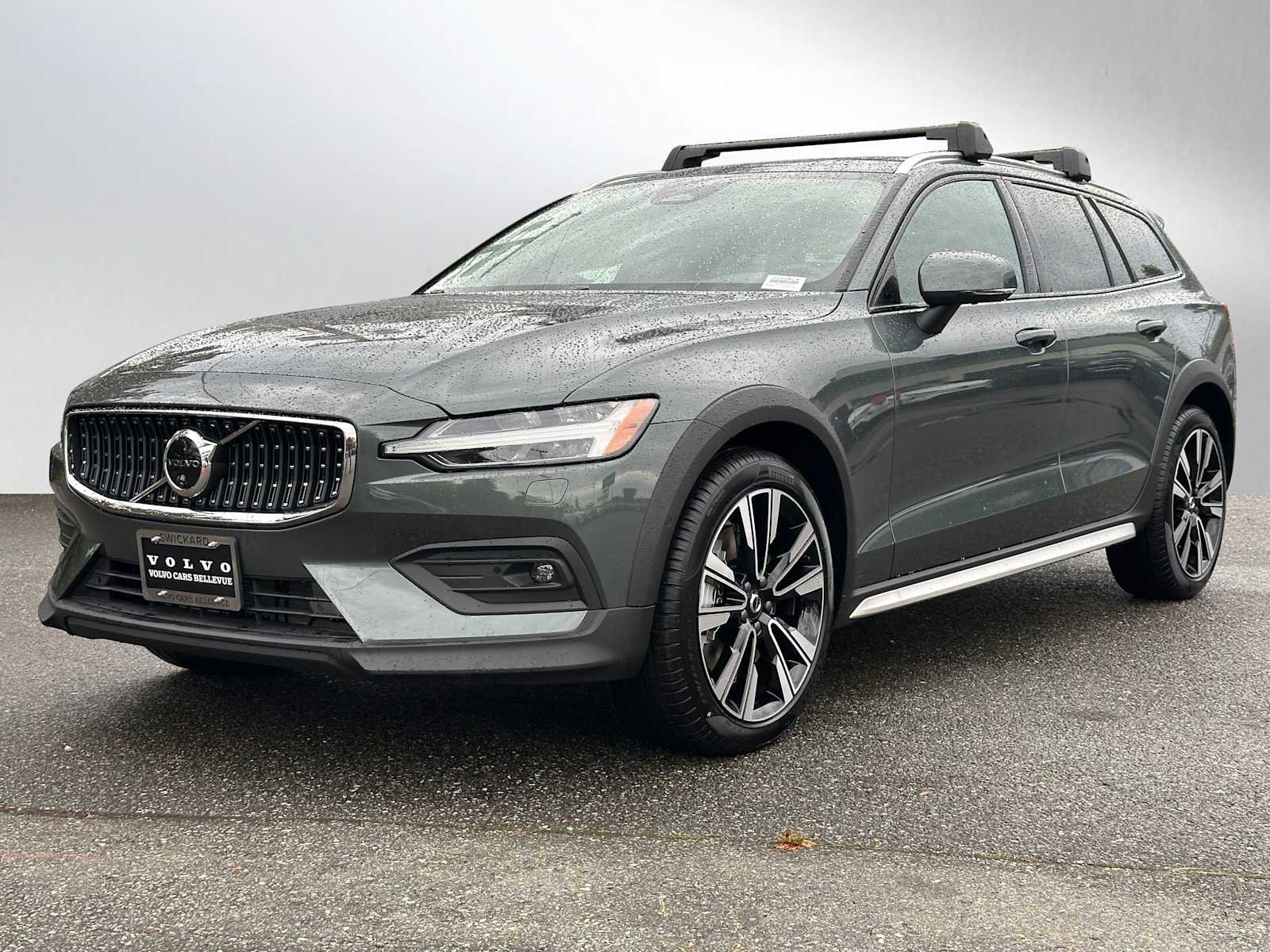 New 2026 Volvo V60 B5 Cross Country Ultra w/ Climate Package image 7