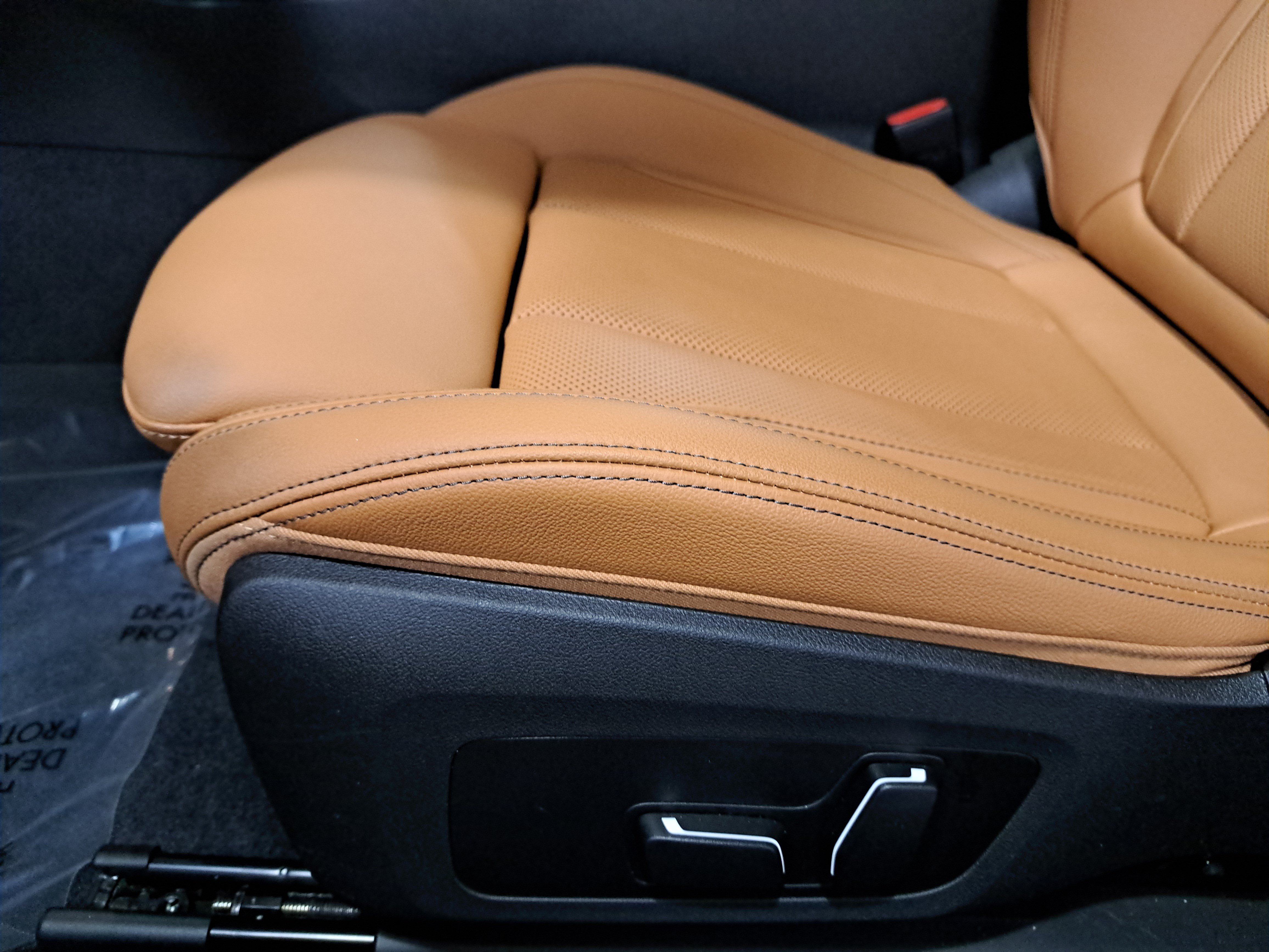 Certified 2025 BMW 230i Coupe w/ M Sport Package RWD image 29