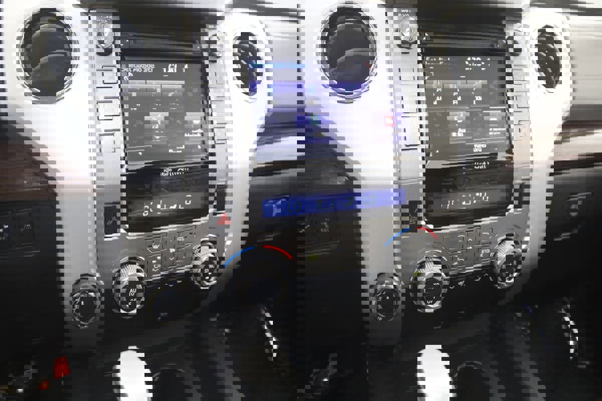 Used 2014 Toyota Tundra Limited w/ Limited Premium Package image 26