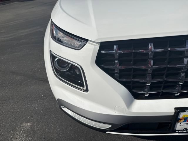 Used 2024 Hyundai Venue Limited image 39