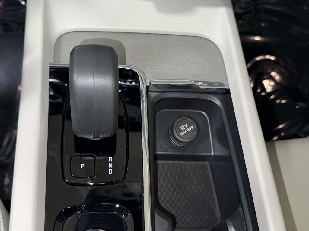 Used 2025 Volvo XC60 T8 Plus w/ Protection Package Premier AWD/4WD image 24