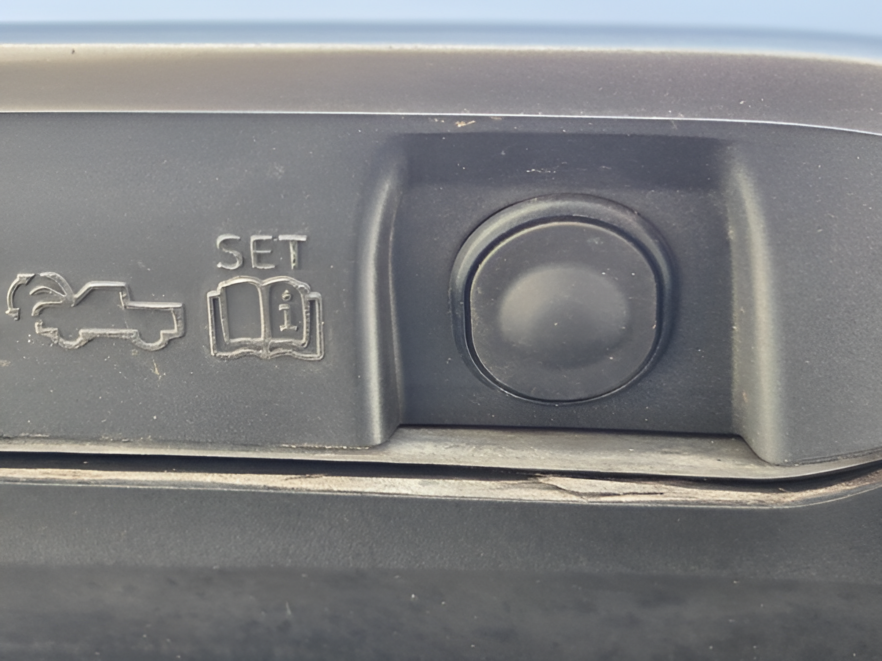 Used 2023 Ford F150 Lightning Lariat AWD/4WD image 27