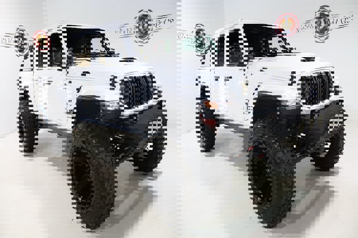Used 2025 Jeep Gladiator Sport image 8