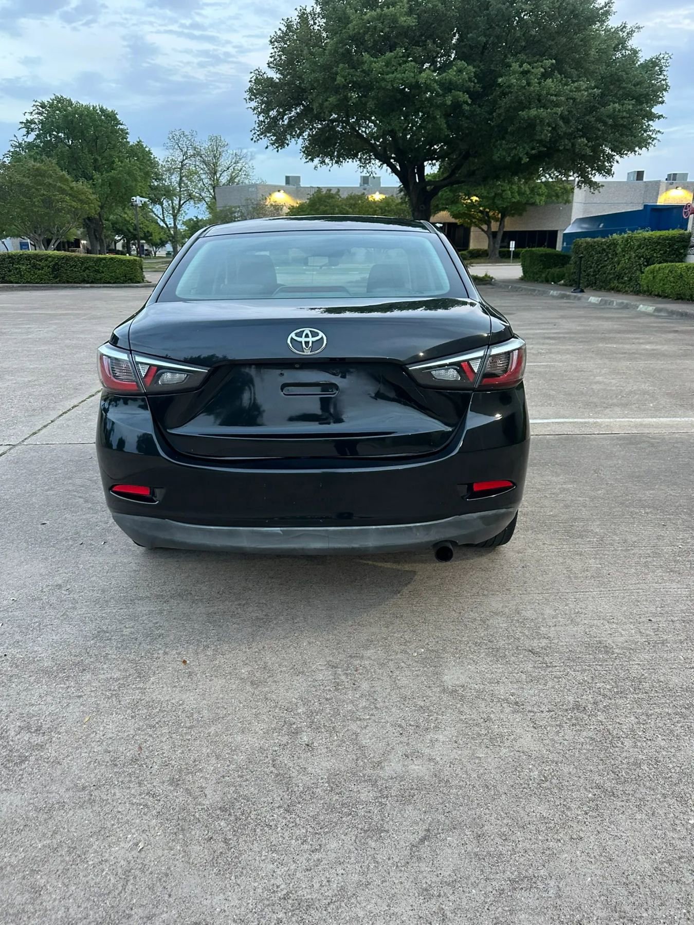 Used 2017 Toyota Yaris iA image 8