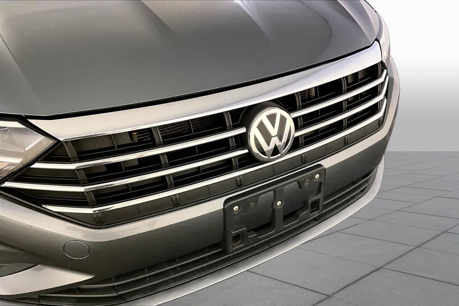 Used 2019 Volkswagen Jetta SE FWD image 32