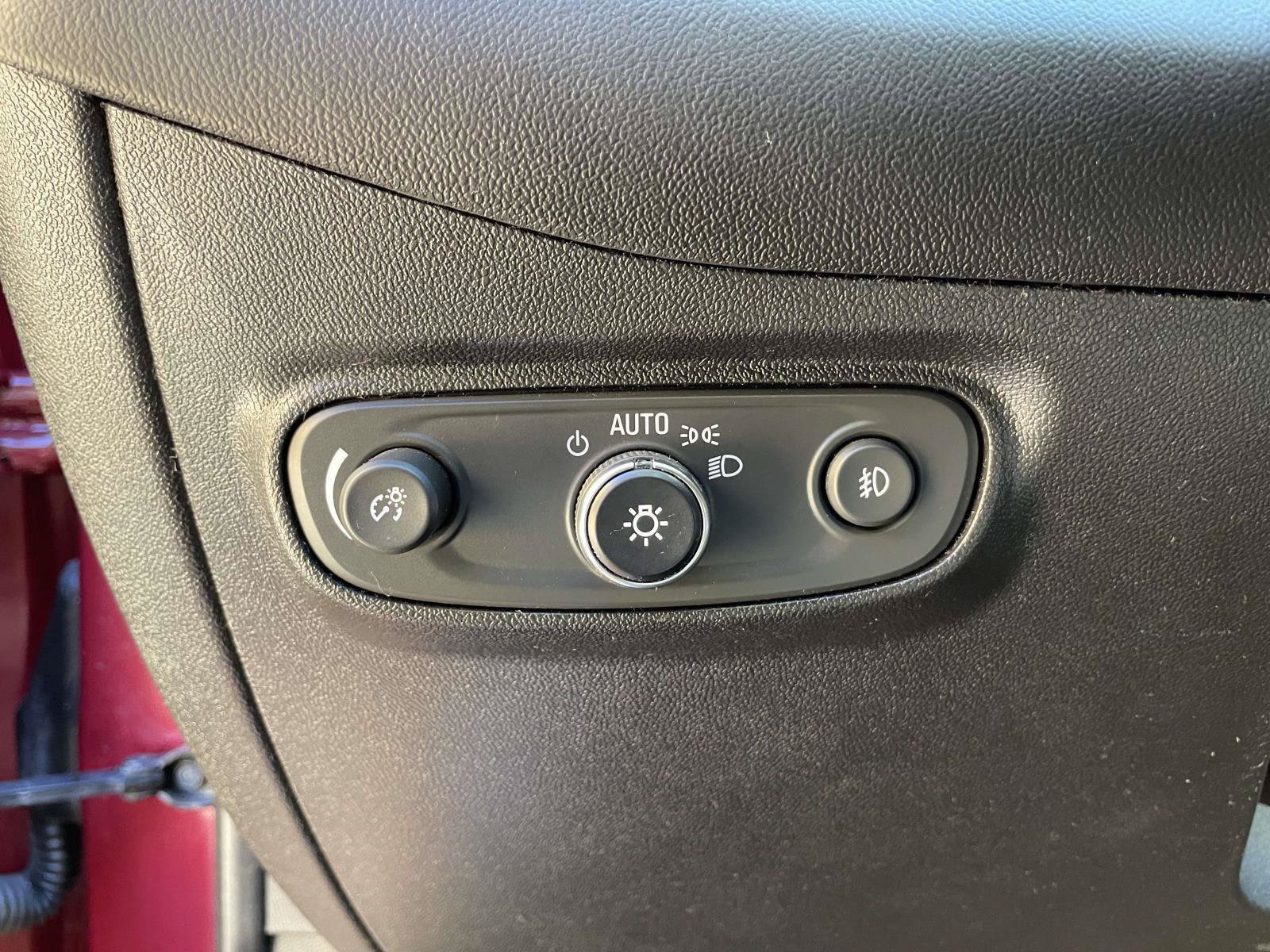 Used 2018 Chevrolet Equinox Premier AWD/4WD image 19