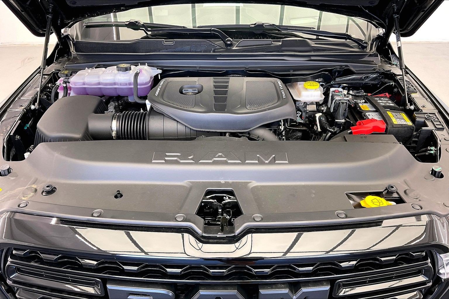New 2026 RAM 1500 Limited AWD/4WD image 18