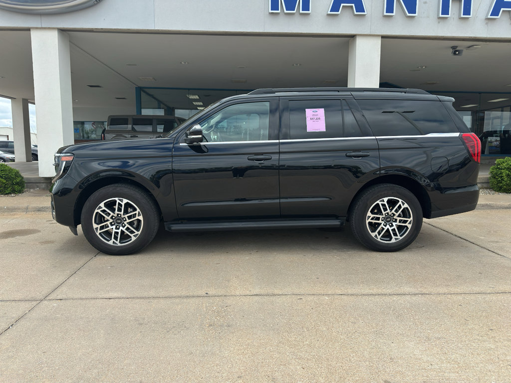 Used 2025 Ford Expedition Active AWD/4WD image 4