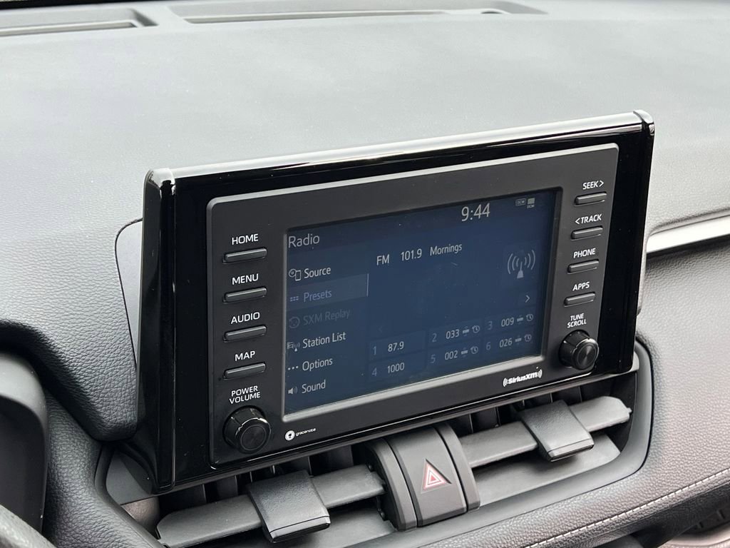 Used 2021 Toyota RAV4 LE AWD/4WD image 12