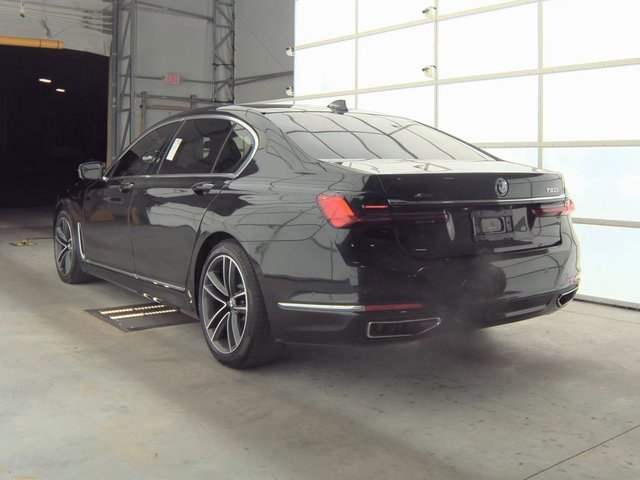 Used 2020 BMW 750i xDrive image 4