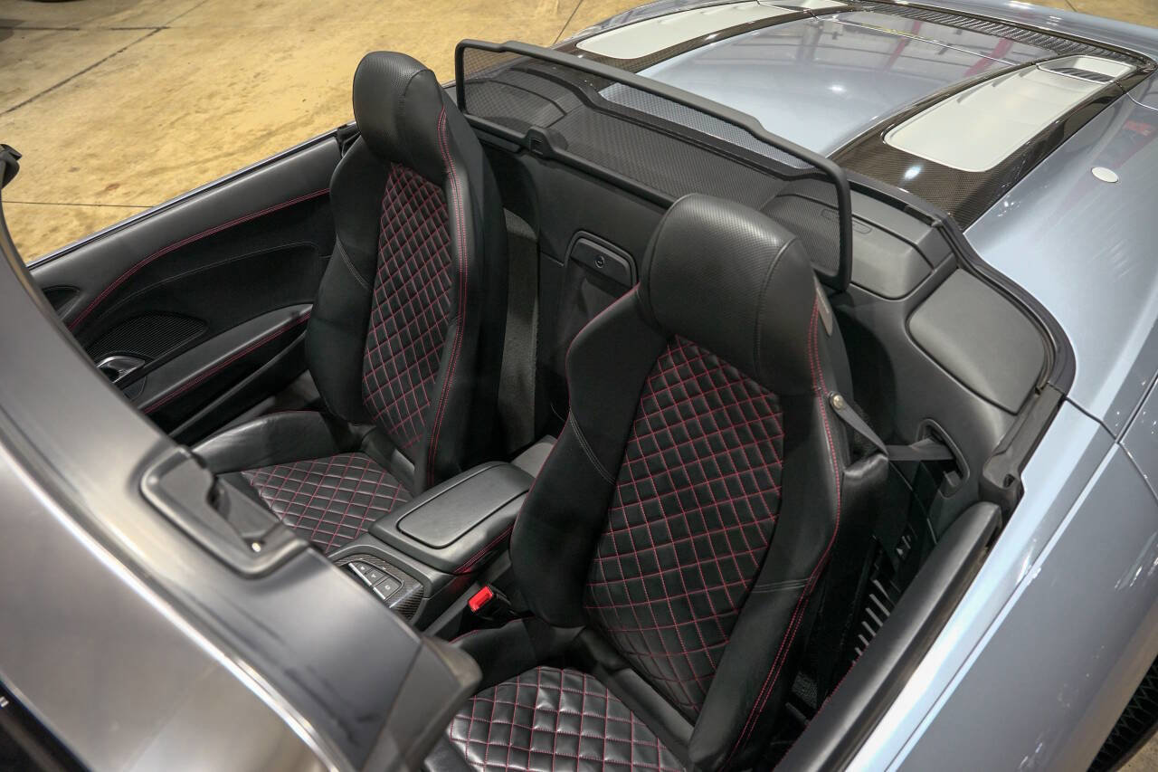 Used 2018 Audi R8 V10 w/ Carbon Exterior Package AWD/4WD image 19